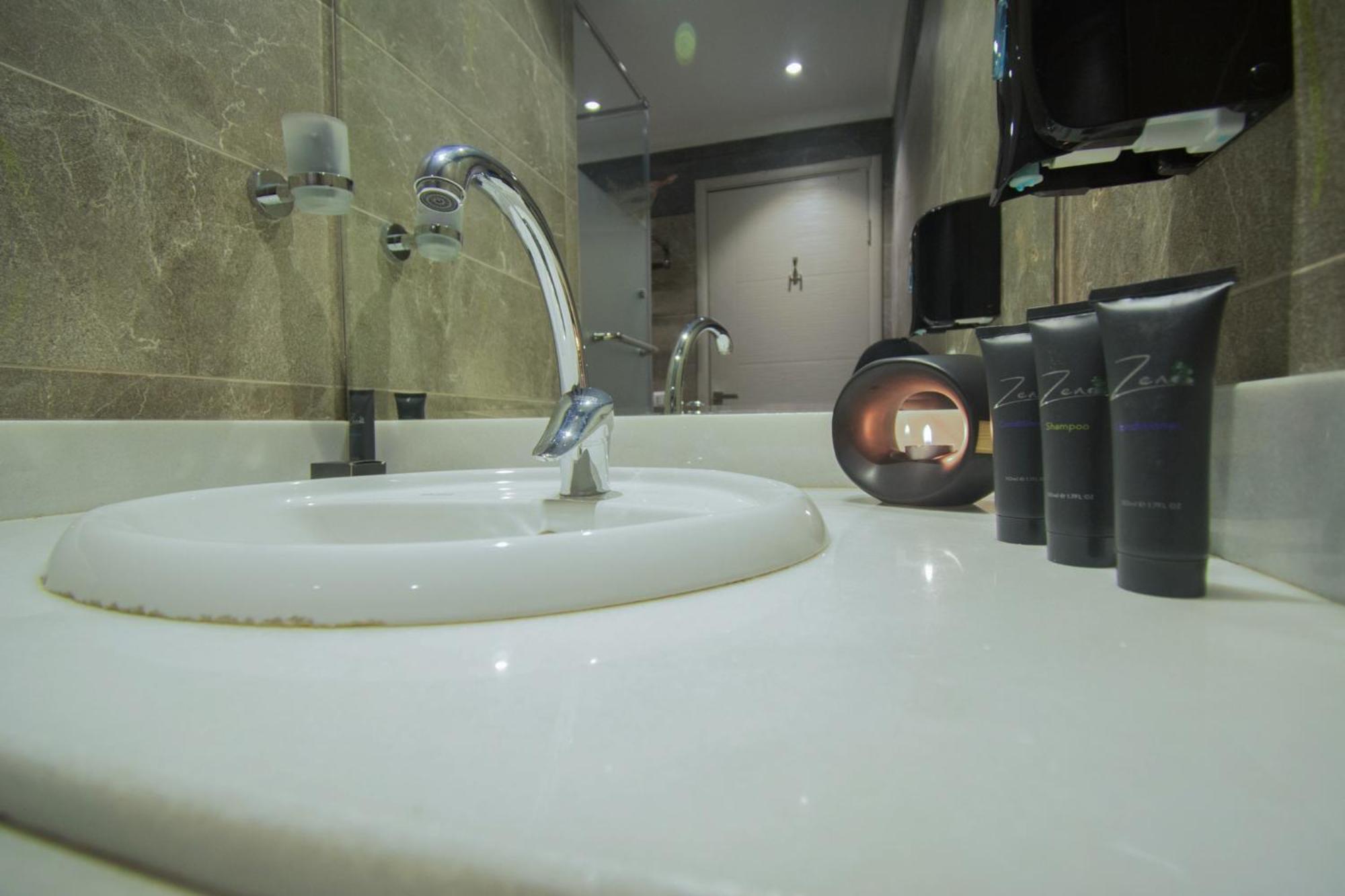 Nile Guardian Hotel ギーザ エクステリア 写真